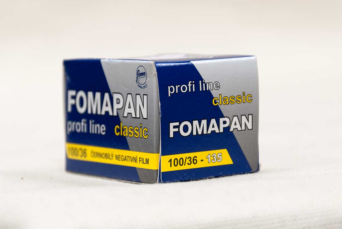 Чёрно-белая фотоплёнка Fomapan 100/36 купить в Красноярске фотомагазин